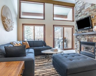 Cloud 9 by Avantstay Located at the Base of Vail Ski Resort w/ Community Pool & Hot Tub - Vail - Phòng khách