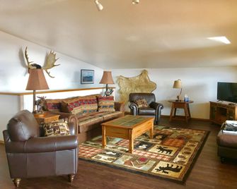 Driftwood Inn - Homer - Phòng khách