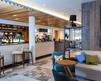 Holiday Inn Salisbury - Stonehenge By IHG - Salisbury - Bar