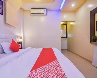 Sai Atithi Resort - Shirdi - Bedroom