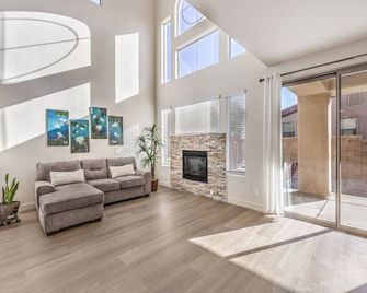 Look no Further Magnificent home - Las Vegas
