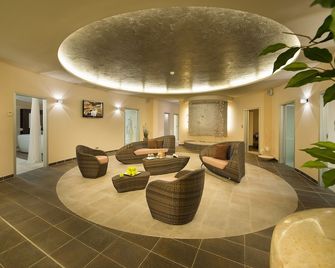 Wellness Hotel Diamant - Hluboka nad Vltavou - Hall d’entrée