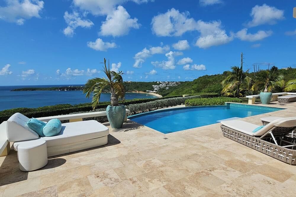 Private; one of the best views on Anguilla; heated pool. - ذي فالي - حوض السباحة