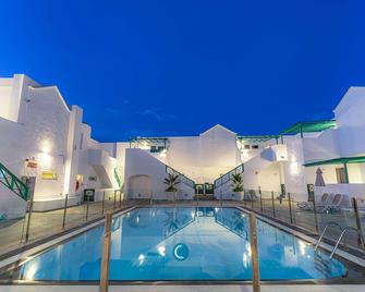 Apartamentos Celeste - Costa Teguise - Piscina