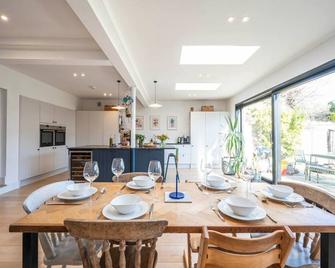Pass the Keys London Spacious Dulwich family house with Pool - London - Dining room