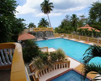 Yukayeke Playa Resort - Añasco - Pool