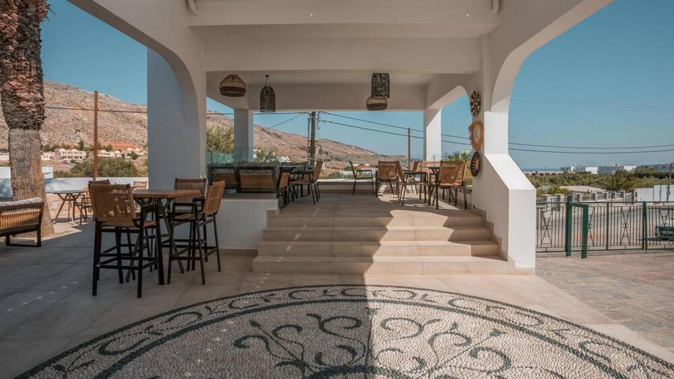 Lambis Studios & Apartments