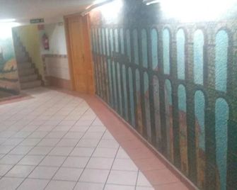 Hostal Sol Cristina - Segovia - Hallway