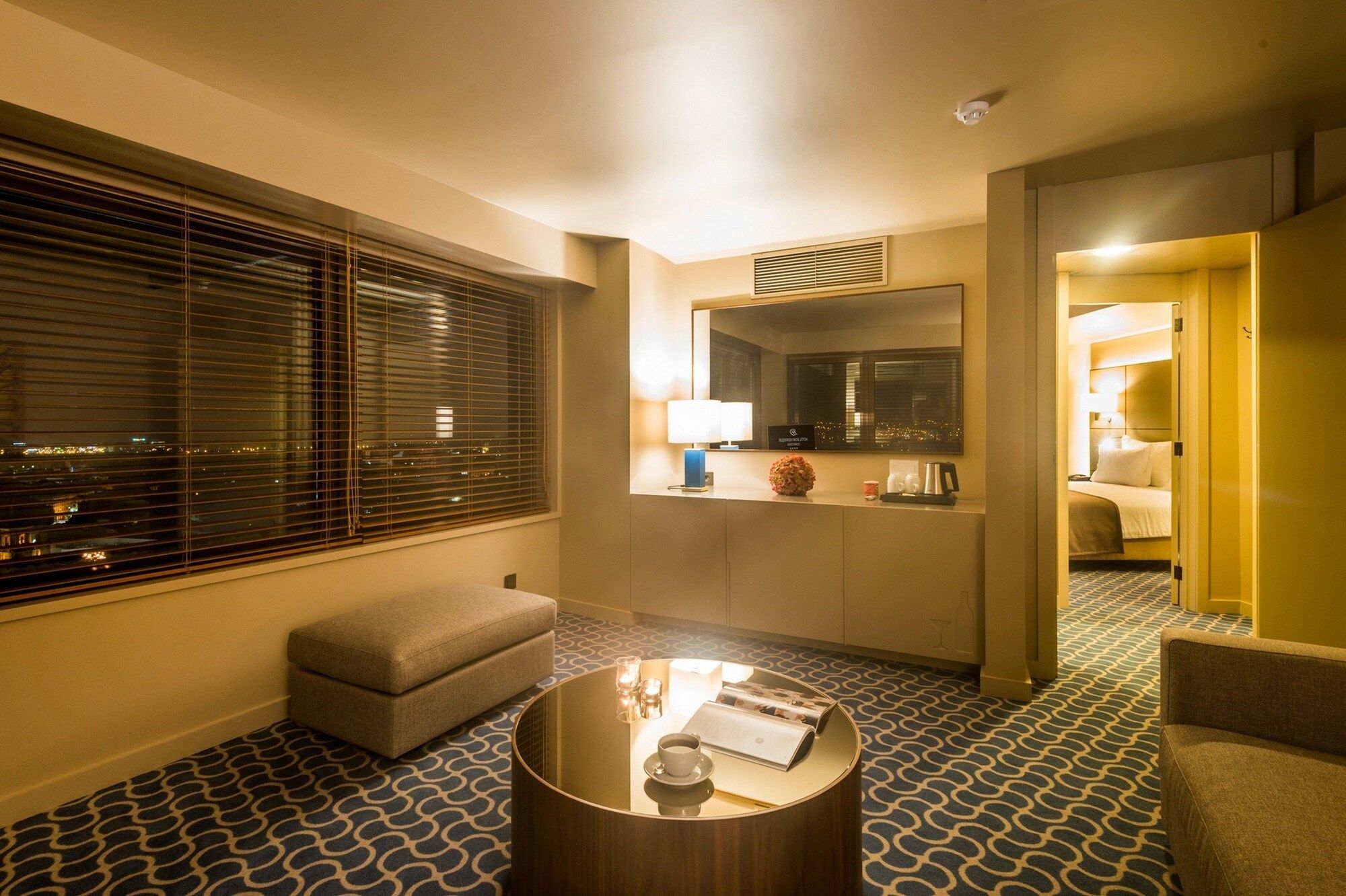 هوتل دوم هنريك داون تاون