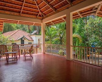 Orchid Trails Resort - Noolpuzha - Balcón