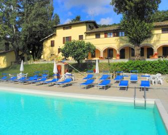 Abadia Farneto - Gubbio - Pool