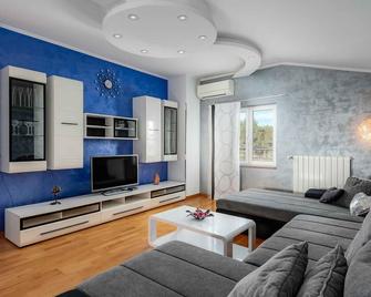 Apartment Danijela - Murine - Sala de estar