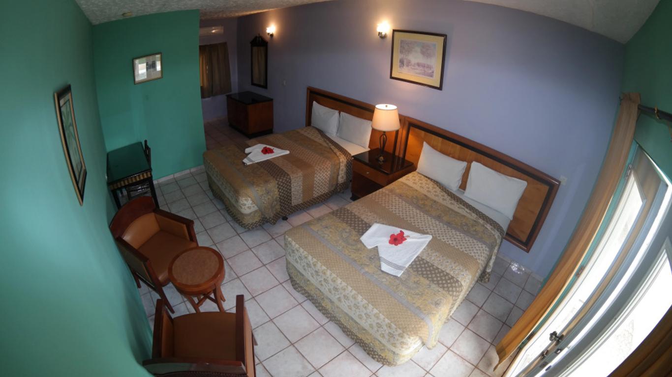 Holiday Beach Club Hotel