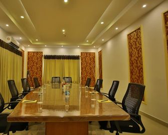 Harbour Hotels - Lokamaleswaram - Sala de reuniones
