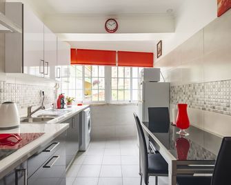 Isabel Dream I, 400m from the train, 6 Km from Sintra - Rio de Mouro - Kuchnia