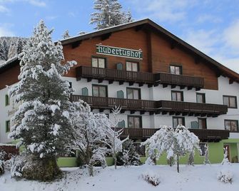 Familienzimmer - Hubertushof Beim Römerbad - Bad Kleinkirchheim - Gebäude