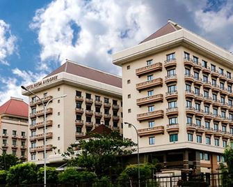 Mega Anggrek Hotel Jakarta Slipi - Jakarta - Bygning
