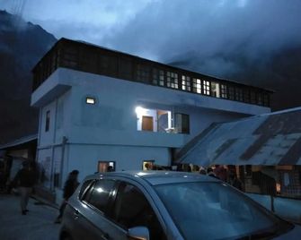 Bhajan Ashram Badrinath - Badarīnāth - Edificio