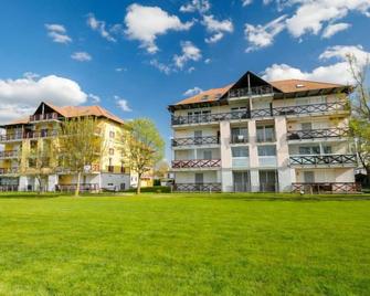 Apartment Olivia by Interhome - Balatonőszöd - Edificio