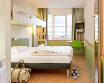 Ibis budget Clermont Ferrand le Brezet Aeroport - Clermont-Ferrand - Quarto