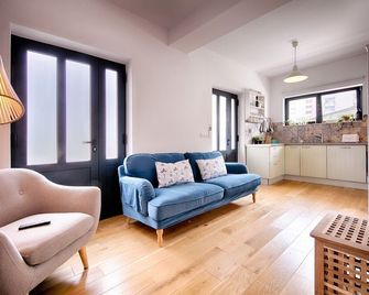 Bella Vista Suites - فيس - غرفة معيشة