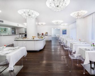 Prezident Luxury Spa & Wellness Hotel - קרלובי וארי - מסעדה