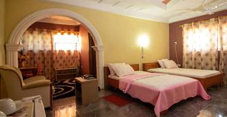 Glamossay Hotel - Sunyani - Bedroom