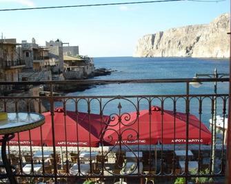 Akrotainaritis - Gerolimenas - Balcony