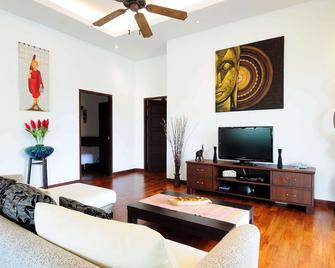 Great Luxury Pool Villa For Rent In Surin - Kamala - Pokój dzienny