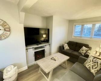 Private 2 Bedroom Apartment with Ocean View at Cape View Escape - Bonavista - Living room