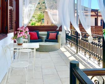 Palatakia - Adults Only - Kato Dhrys - Varanda