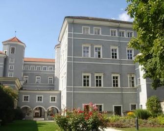 Hotel Kohlmayr - Gmünd in Kärnten - Edificio