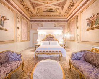 Ca' Bonfadini Historic Experience - Venice - Bedroom