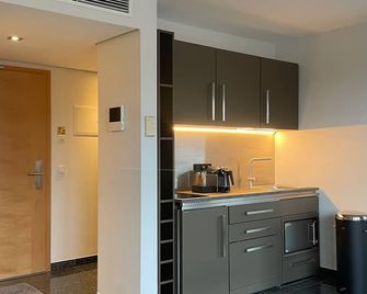 King Double Apartment - Düsseldorf - Cocina