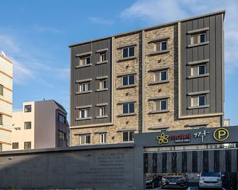 Yangsan Nambu-dong Jjak - Yangsan - Edificio