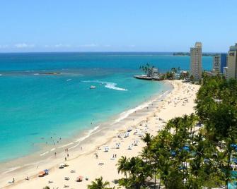 Kasa Seaview At Coral Beach - Studio For 2 Balcony Beachfront Building Pool - San Juan - Plaj