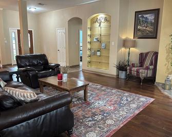 Casa Del Sol - Schertz - Living room