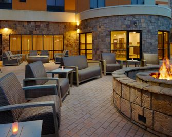 Courtyard by Marriott Atlanta Conyers - Conyers - Patio
