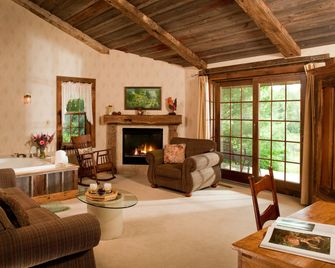 Chanticleer Cabins - Sturgeon Bay - Вітальня