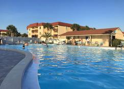 Ocean Life Beach Condo - Only Steps to the Beach - Saint Augustine Beach - Pool