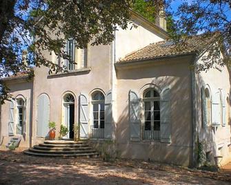 Manoir Larcouillet - Merles - Edificio