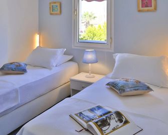 Palas Ilica - Cesme