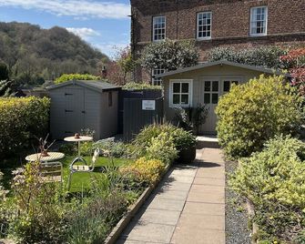 The Coracle - Ironbridge