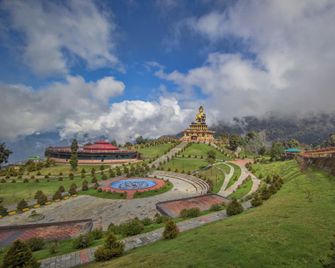 Hotel O by OYO Ghakhel - Ravangla - Building