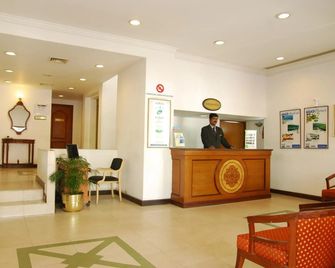 Abad Metro - Kochi - Front desk