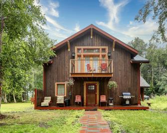 1st Floor Private Master Suite - Wasilla - Building