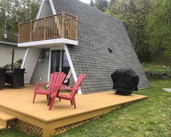 Chalet Le Pointu - St-Lawrence River View - Рівєр-дю-Лю