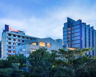 Mercure Surabaya - Surabaya - Building