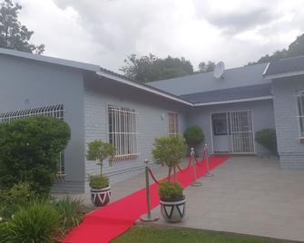 Ouklip Place Hotels - Roodepoort - Building