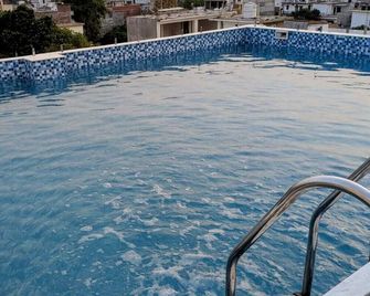 Vardaan Residency Hotel - Gorakhpur - Piscina
